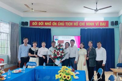 Chào mừng 43 năm ngày Nhà giáo Việt Nam 20/11, Liên đội Trường THCS Phổ An đã tổ chức Cuôi thi làm Clip “Gửi ngàn tri ân”. Cuộc thi đã được các em học sinh hưởng ứng nhiệt tình. Thông qua các clip, các em đã gửi lòng tri ân sâu sắc và lời chúc tốt đẹp nhất đến tất cả quý thầy cô giáo trong nhà trường.