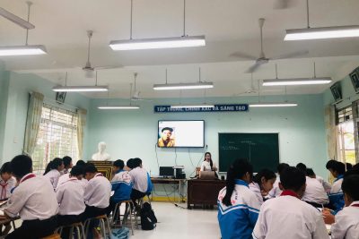 Ngày 27/12/2025, thực hiện kế hoạch sinh hoạt chuyên môn, nhà trường đã tổ chức buổi sinh hoạt chuyên đề với chủ đề “Ứng dụng trí tuệ AI trong soạn giảng và kiểm tra đánh giá nhằm nâng cao chất lượng dạy học”